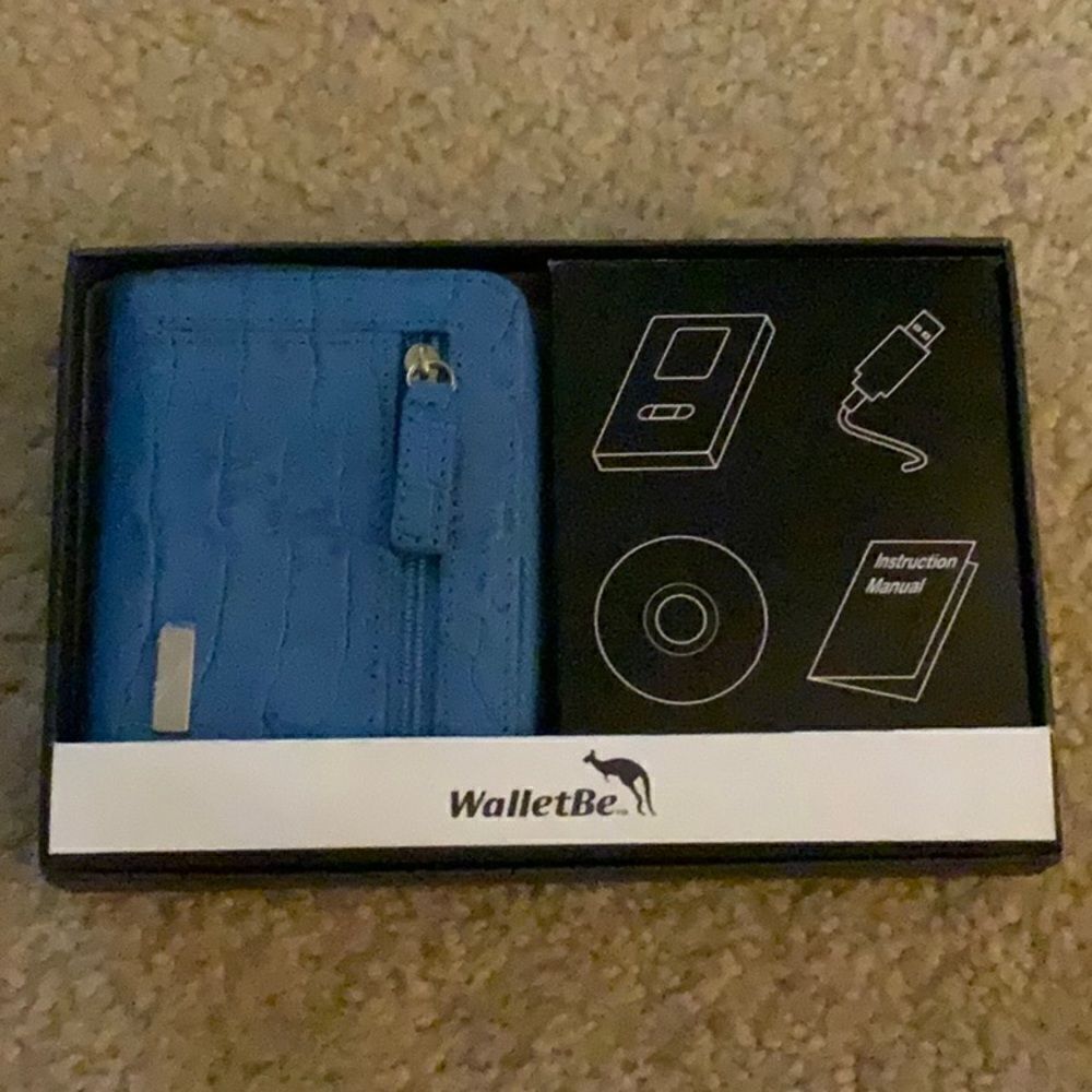 WALLETBE WALLET NWOT!